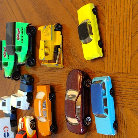 Matchbook and Hot Wheels Vehicles - Picture 4 of 5